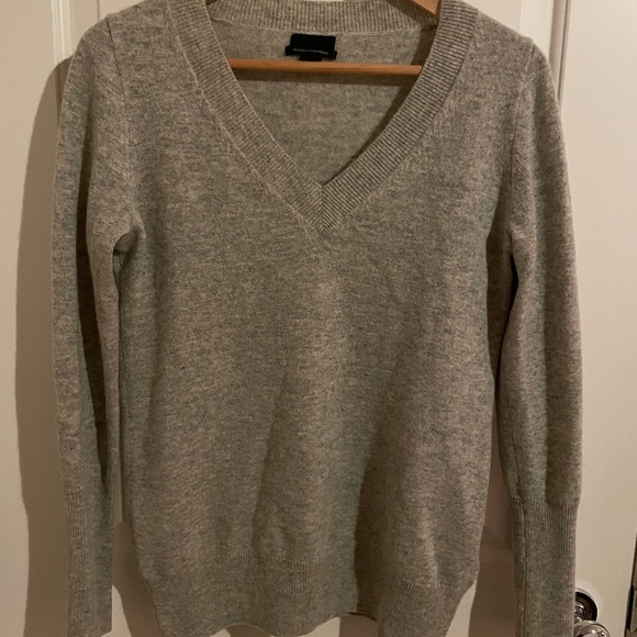 Fitted Cashmere Sweater - Picture 2 of 4